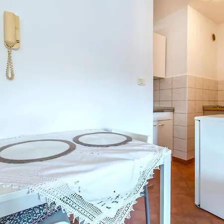 Apartamento Lovely In With Kitchen